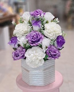 باکس گل مصنوعی سفید بنفش کد 1010981